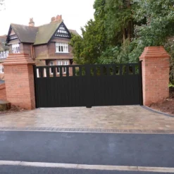 Partial Privacy Premium Aluminium Driveway Double Gates - Black -Zen Gardenia Sales 02 rmg014dgblack insitu min