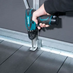 11' X 17.2' Palram Canopia Yukon Dark Grey Plastic Shed (3.32m X 5.19m) -Zen Gardenia Sales 705683 yukon 11x17 dark grey shed close up11 min 1