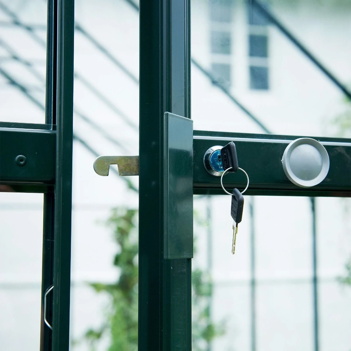 8'6 X 10'7 Green Frame Halls Magnum 810 Greenhouse (2.57 X 3.22m) 6 8'6 X 10'7 Green Frame Halls Magnum 810 Greenhouse (2.57 X 3.22m) - Image 4