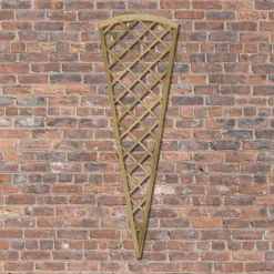 6' X 2' Forest Hidcote Decorative Diamond Lattice Fan Trellis (1.8m X 0.61m) -Zen Gardenia Sales rffl06hd 6x2 forest hidcote fan trellis insitu2 min