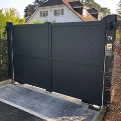 Barnstaple Premium Aluminium Driveway Double Gates - Grey -Zen Gardenia Sales rmg003dggrey barnstaple premium aluminium double swing gate insitu2 min